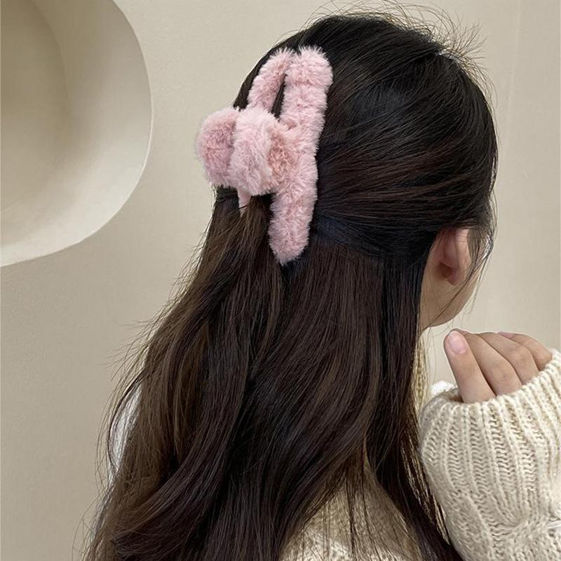 Winter Plush Hair Claw Elegant Acrylic Hairpins Women Hair Clip Barrette Crab Headwear Girls Hair Accessories