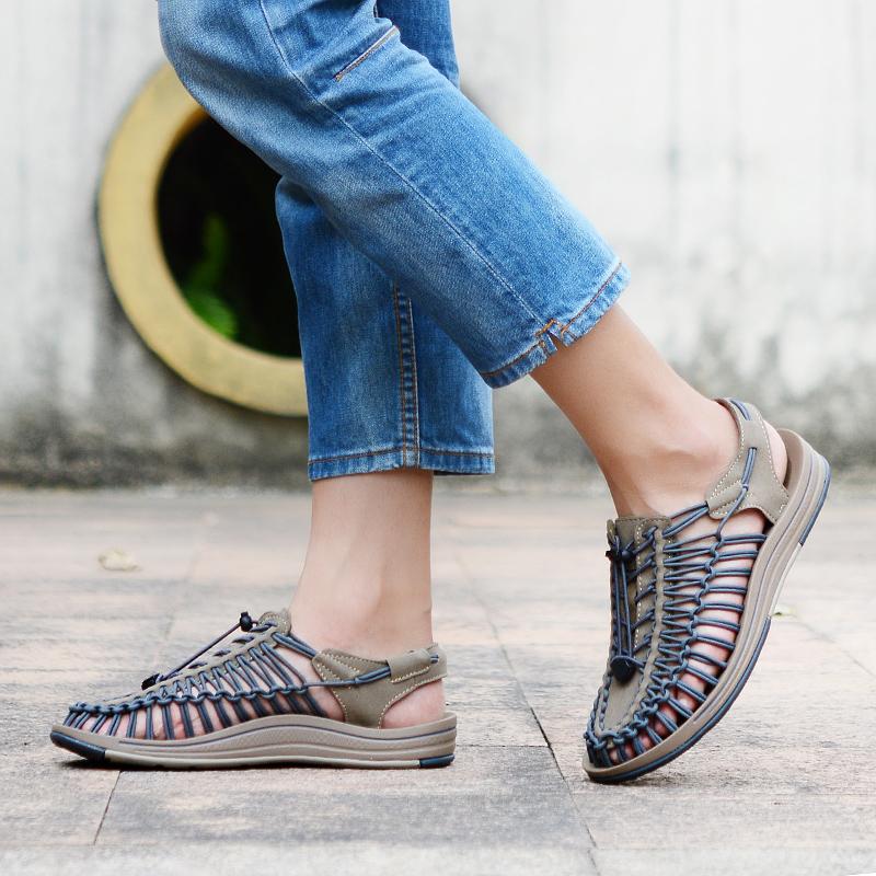 Summer Men Sandals Handmade Leather Hiking Outdoor Beach Shoes Fashion and Casual Sandals Men's Summer Shoes Sandals