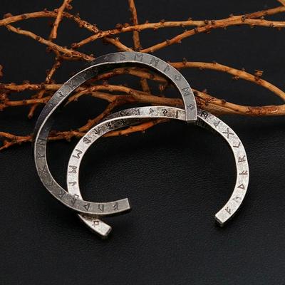1PC Mode Vintage Mobius Armband Für Männer Frauen Edelstahl Viking Rune Twist Manschette Armreifen Schmuck Geschenke Großhandel Einstellbar