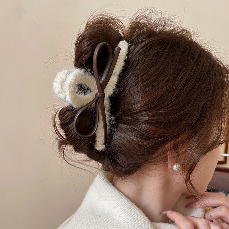 Mist Fake Fur Ribbon Hair Clip brown