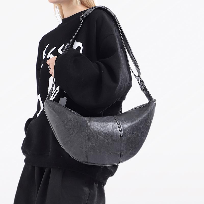 

Niche Women s Trendy Spring Large Capacity Crossbody Korean Fashion Commuter Bag кавовий