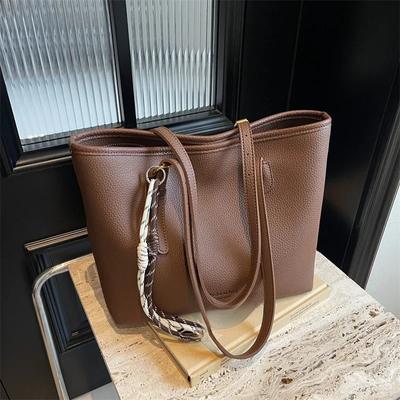 Solid PU Soft Retro Shoulder Bag High Capacity Simple Commuting Interior Zipper Pocket Tote Bag