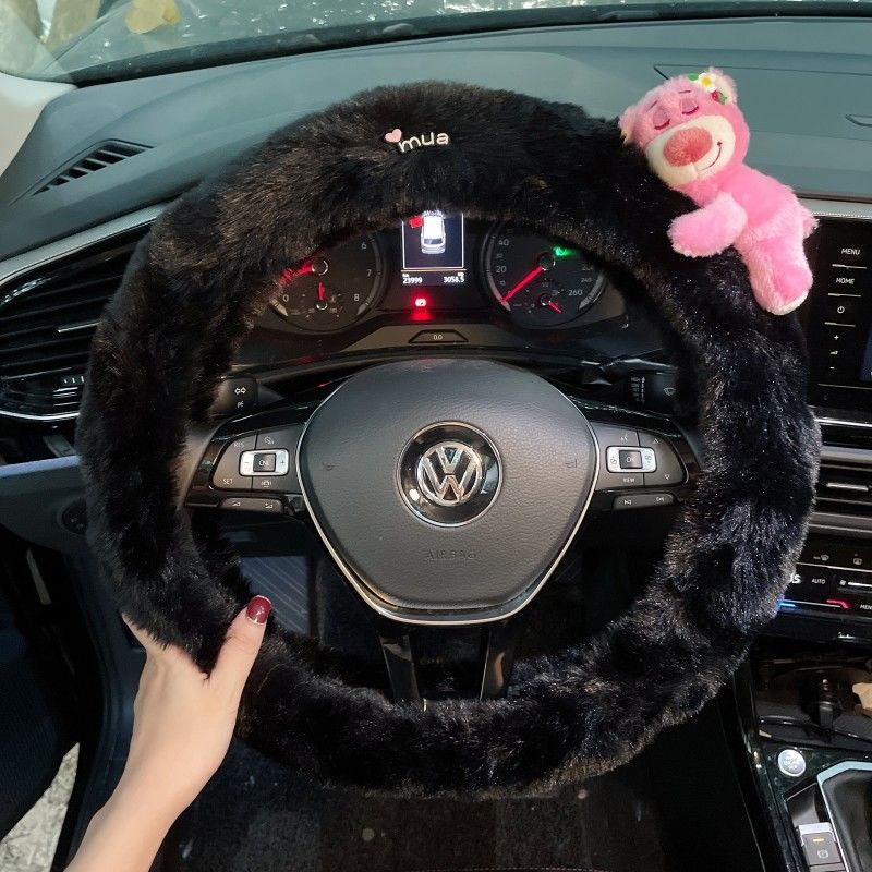 Strawberry Bear Winter Steering Wheel Cover Cute Cartoon Lotso Bear Women's Warm Plush Car Steering Wheel Protection Car Decor