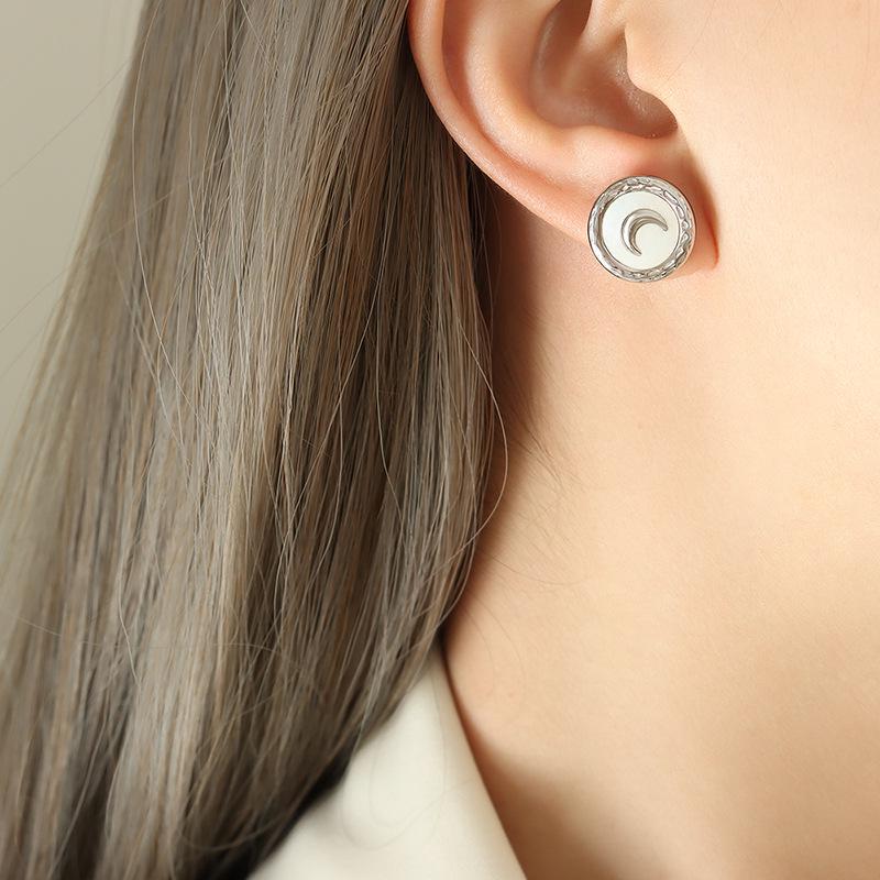 Women's Titanium Steel Jewelry Set: Crescent Moon Necklace, White Shell Earrings, and Non-Fading Bracelet.