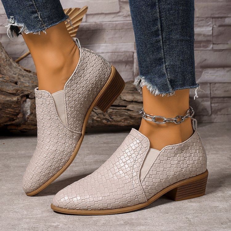 Retro Style Casual Foot Shoes Women's 2025 Spring and Autumn New Fashion Versatile Pointed Deep Mouth Thick Heel Shoes Women