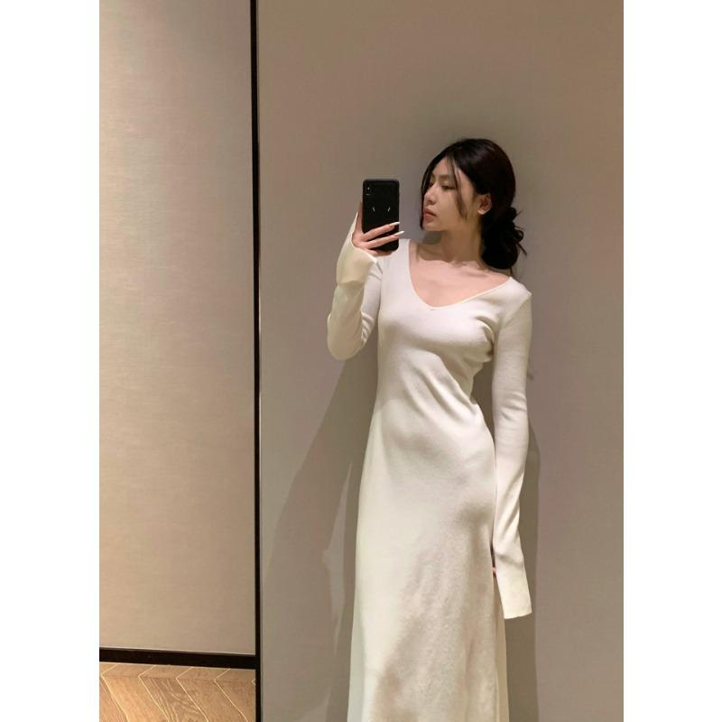 Design Niche High-end Sense Gentle Wind Sexy Temperament Slim and Thin Big V-neck Versatile Long-sleeved Knitted Dress
