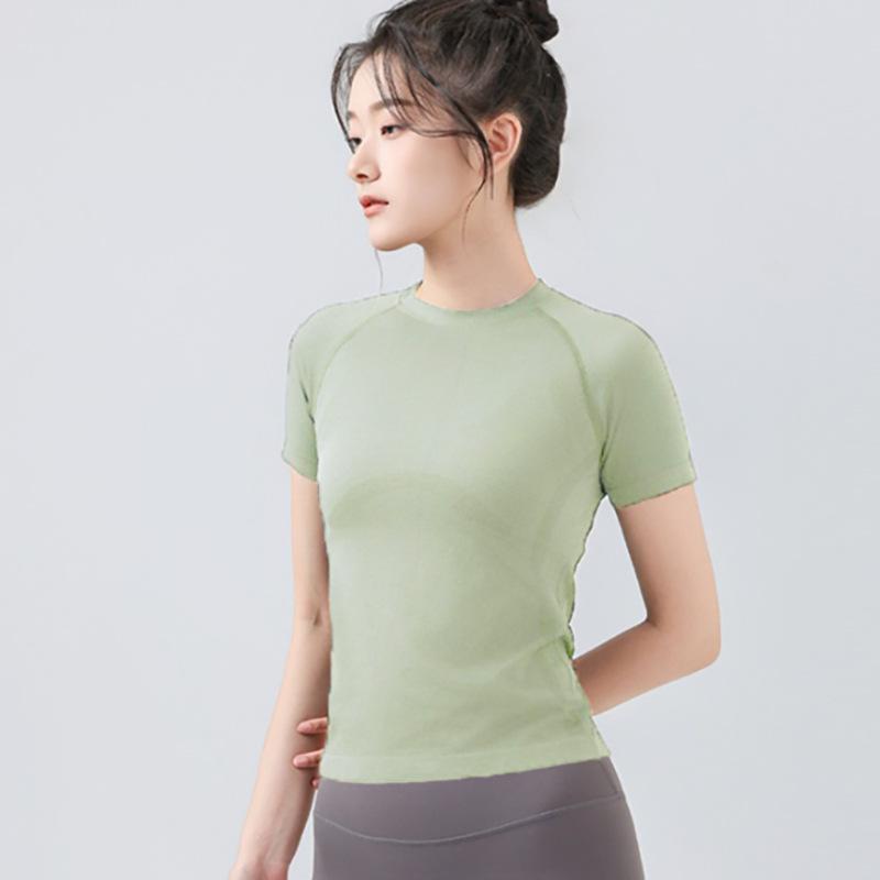Letné rýchloschnúce jógové tričko: Športový top s krátkym rukávom, úzky strih, priedušný