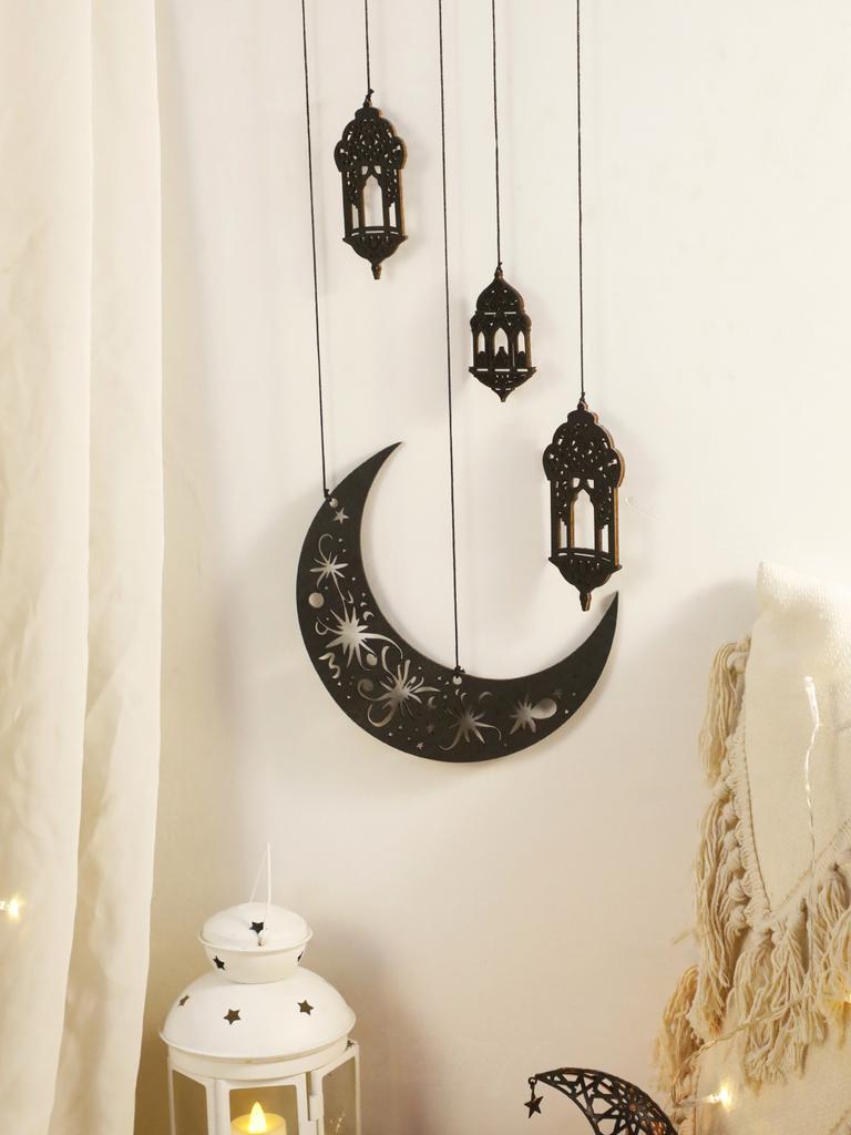 Wanddeko aus Holz - Schwarzer hölzerner Halbmond mit Sternausschnitten, Hängelaternen für Ramadan Eid, Islamisches Fest Heimdeko