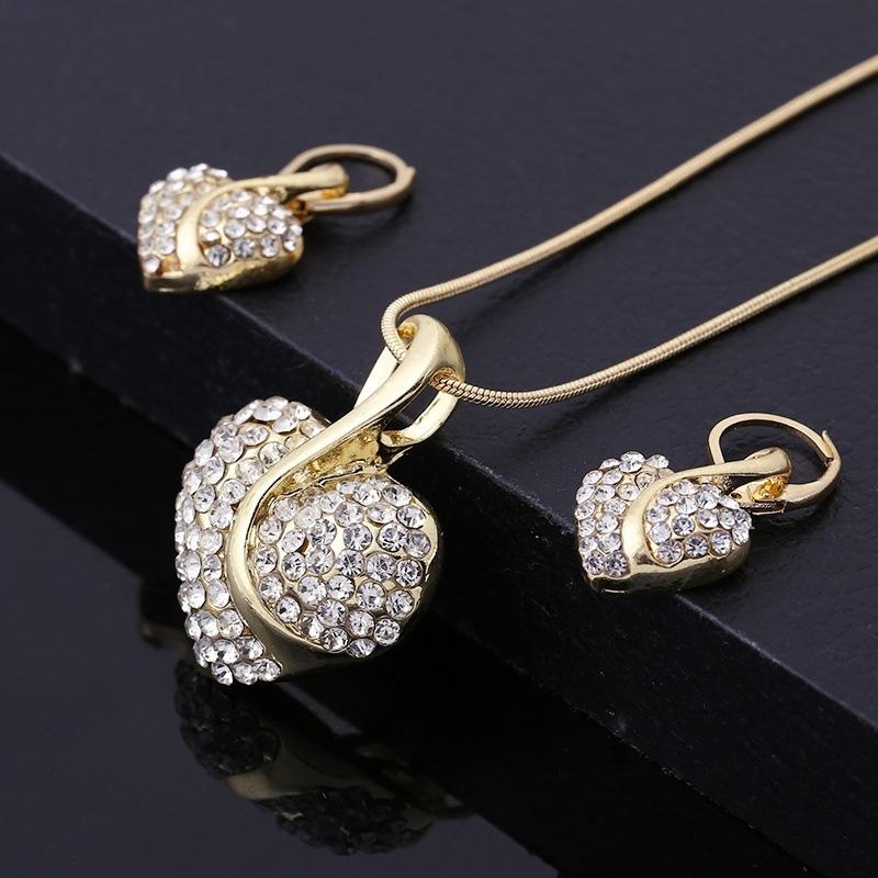 17KM 3PCS Exquisite Romantic Love Peach Heart Necklace Earring Set Women Girl Chain Fashion Trendy Custom Jewelry