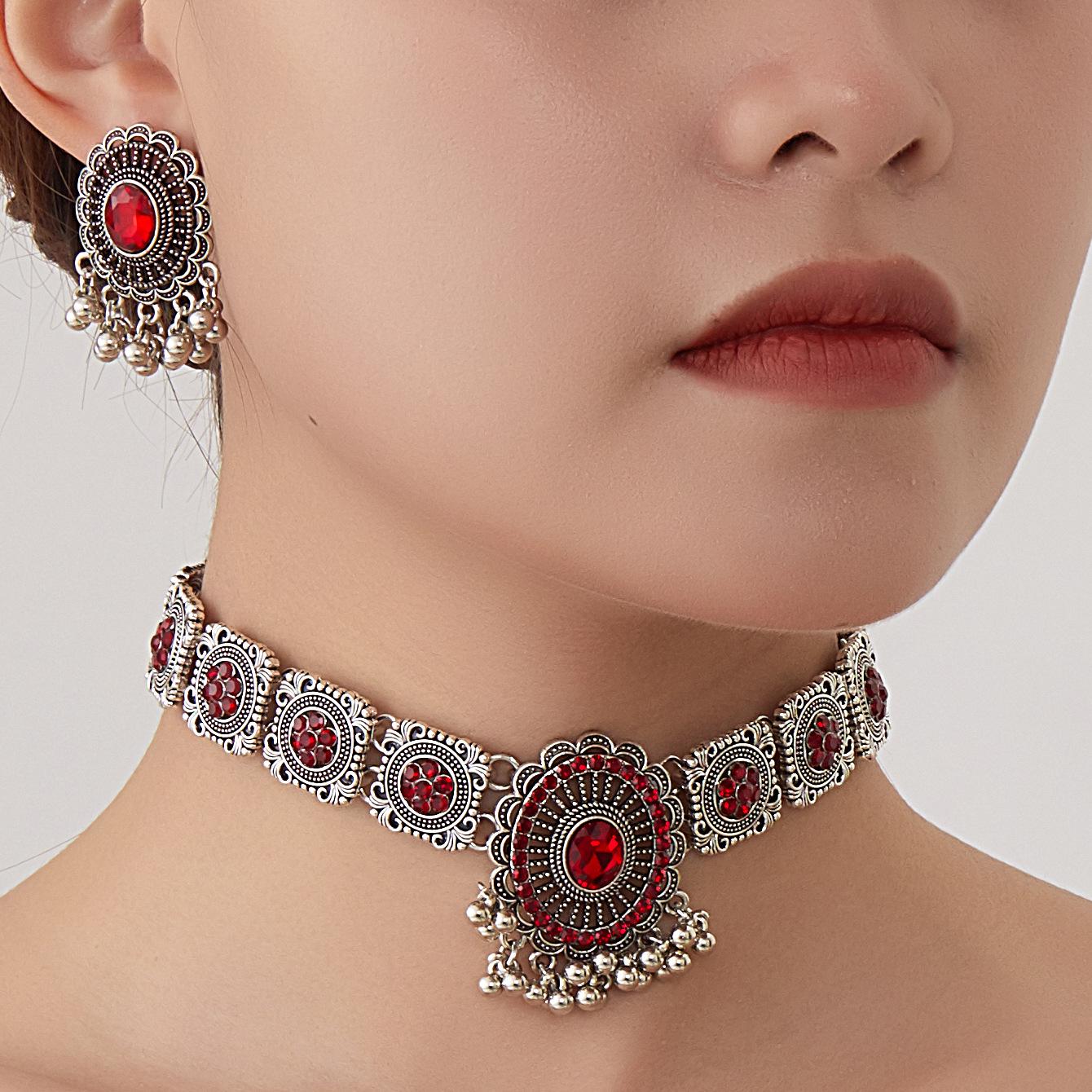 Retro Indian Style Teardrop Earrings & Rhinestone Beaded Necklace Set красный/серебряный