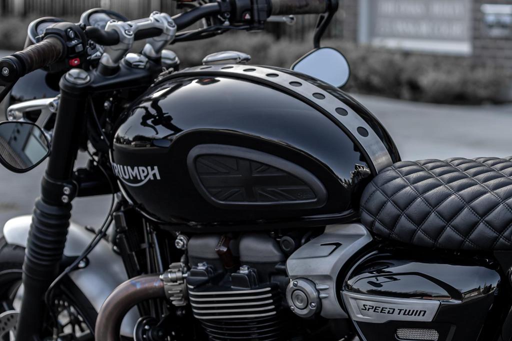 Motone Universal Tank Pad (MTE080) for Street Twin, Thruxton R/RS, Bobber, and Speedmaster, Union Jack