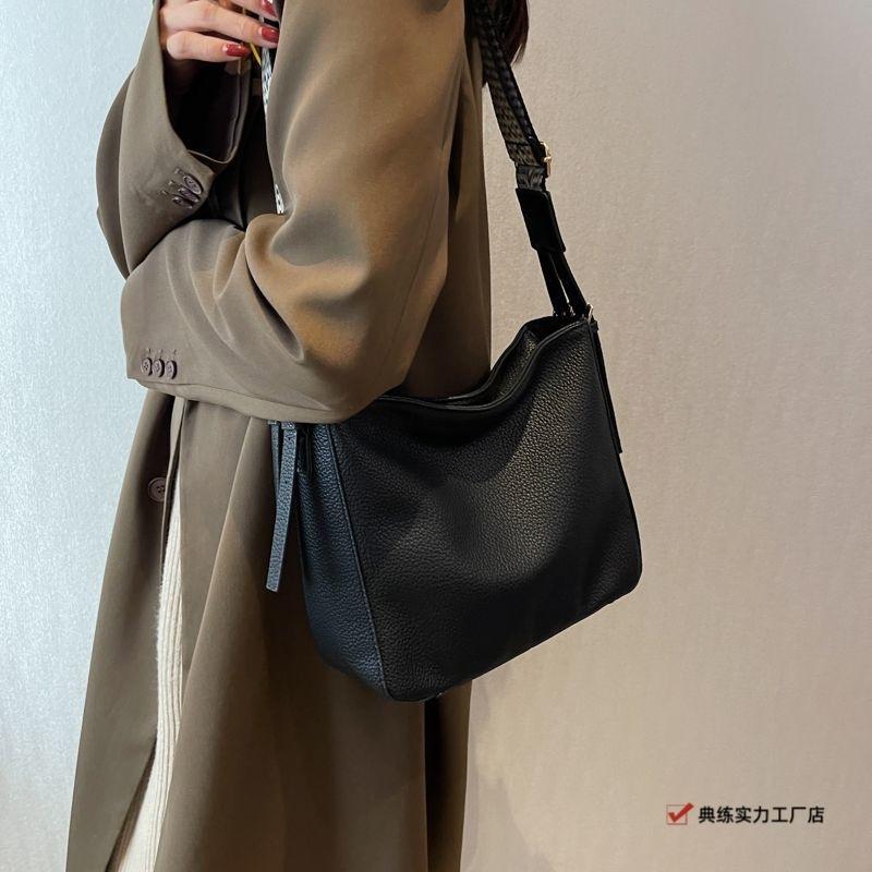 Korean Version of Soft Leather Retro Bucket Bag, High-end Exquisite Broadband Casual Shoulder Messenger Bag, Foreign Style Versatile Child and Mother 