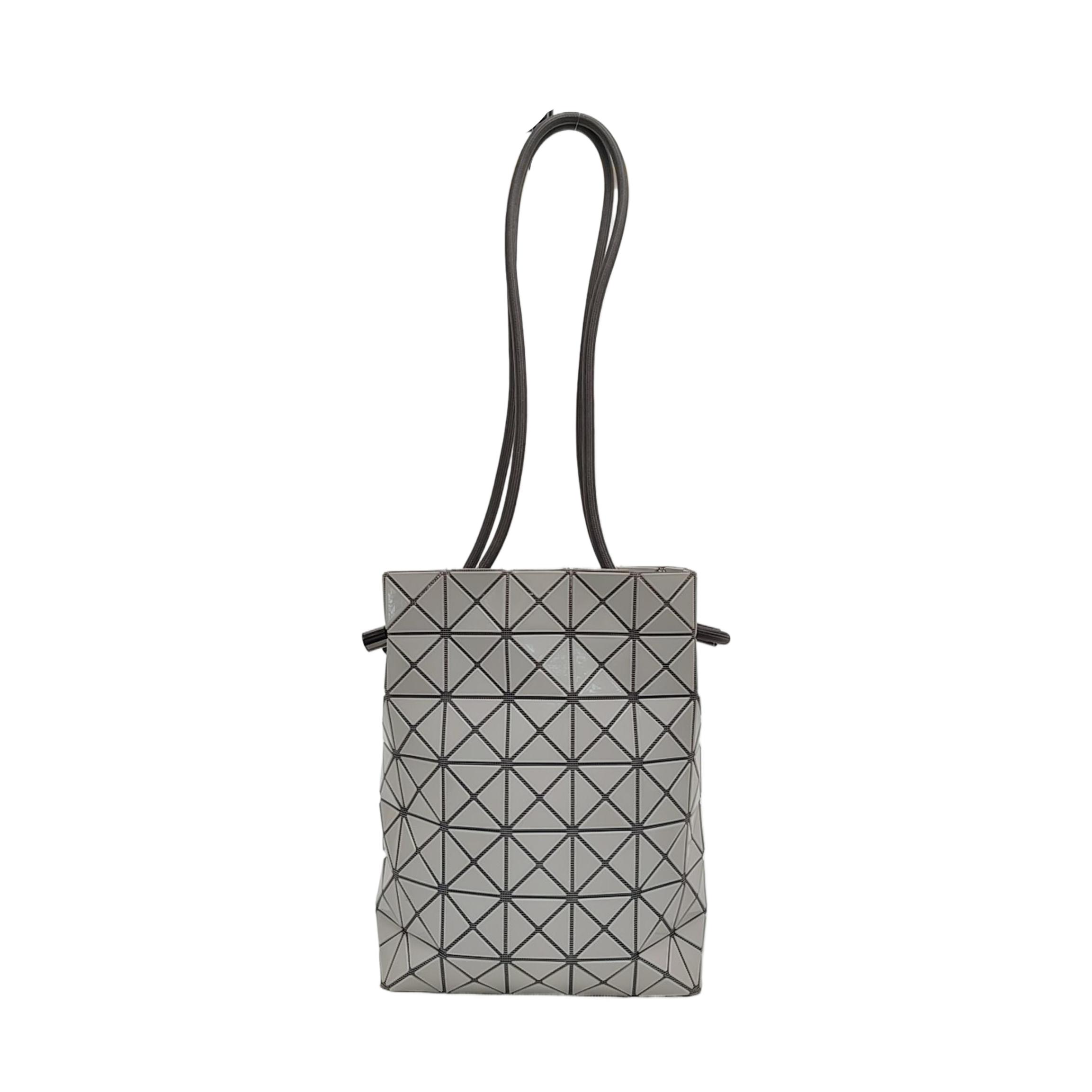 [Pre-Owned] Gloss Gray Special Material Large Tote Bag - Very Good #7CEXH3 ONE SIZE