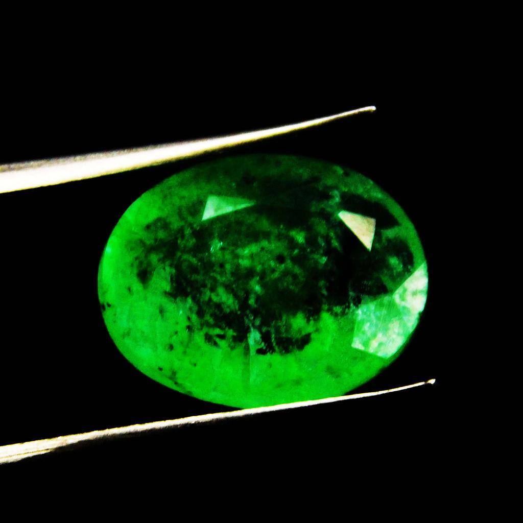 Untreated Green Colombian Emerald 3 Ct Natural Oval Cut Certified Loose Gemstone A-3200