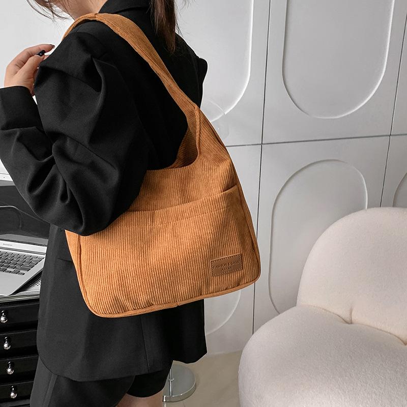 Modische Cord-Umhängetasche Tragbare Tragetasche Neuer Trend Tasche mit großem Fassungsvermögen Damen