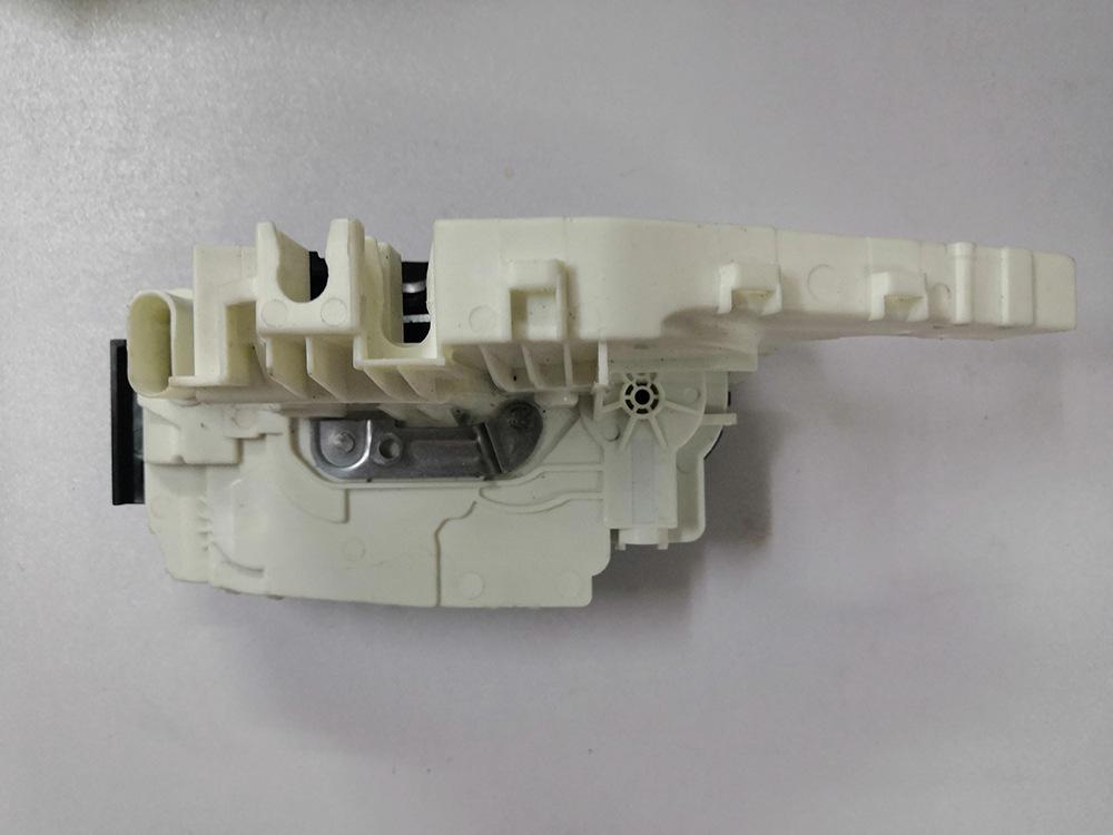 Türschlossaktuator vorne rechts für Mercedes-Benz W212 E-Klasse (Teil 0997200435) - Neu