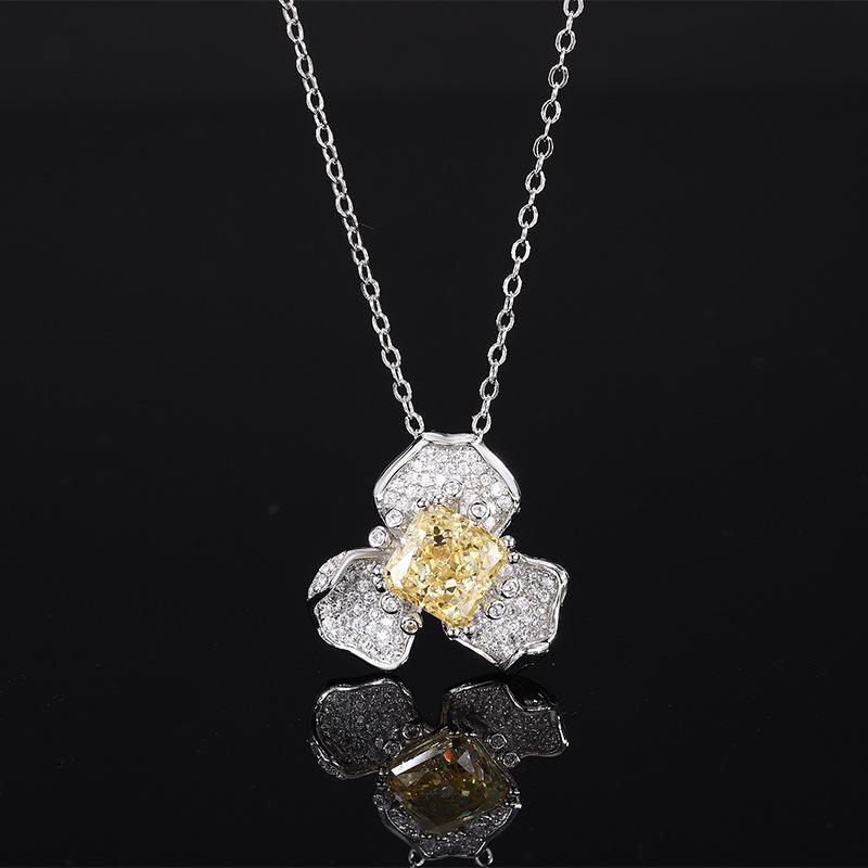 Autumn And Winter Jewelry High Carbon Diamond Ice Flower Cut Copper Inlaid Petals Light Luxury Pendant Female Host Stone 8 * 8