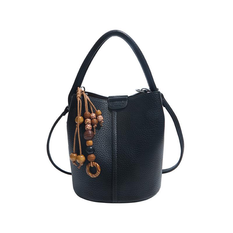 Niche retro hand bag women's new high-end texture daily commuting shoulder bag crossbody bucket bag