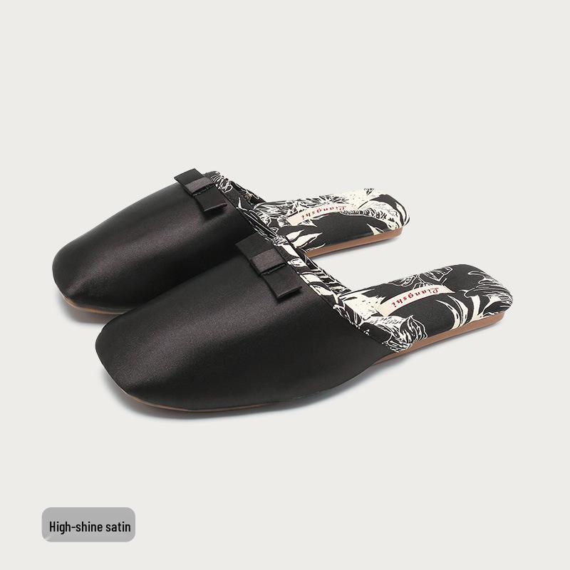 

Юньтуань Сатинові Елегантні Жіночі Кімнатні Нековзні Тапочки в Китайському Стилі 40/41 (fits 39-40)