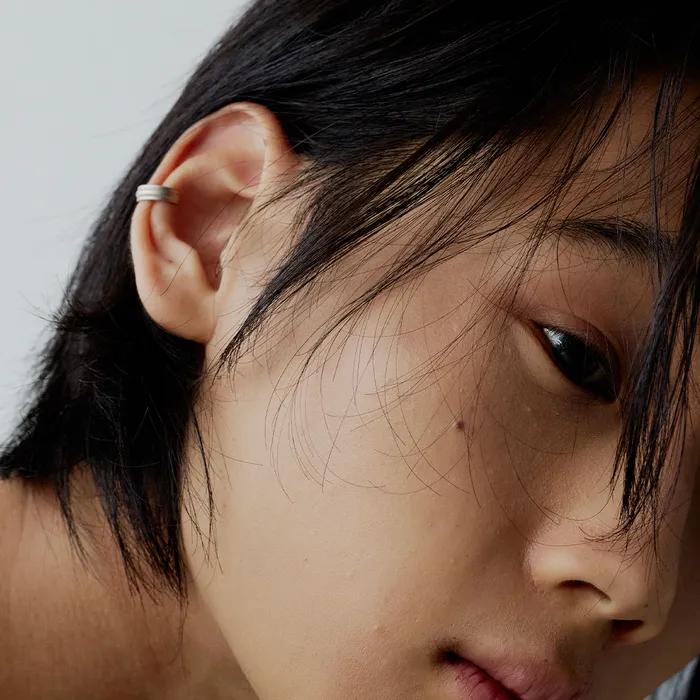 BRE-26SS2 In Logo Archive Ear Cuff