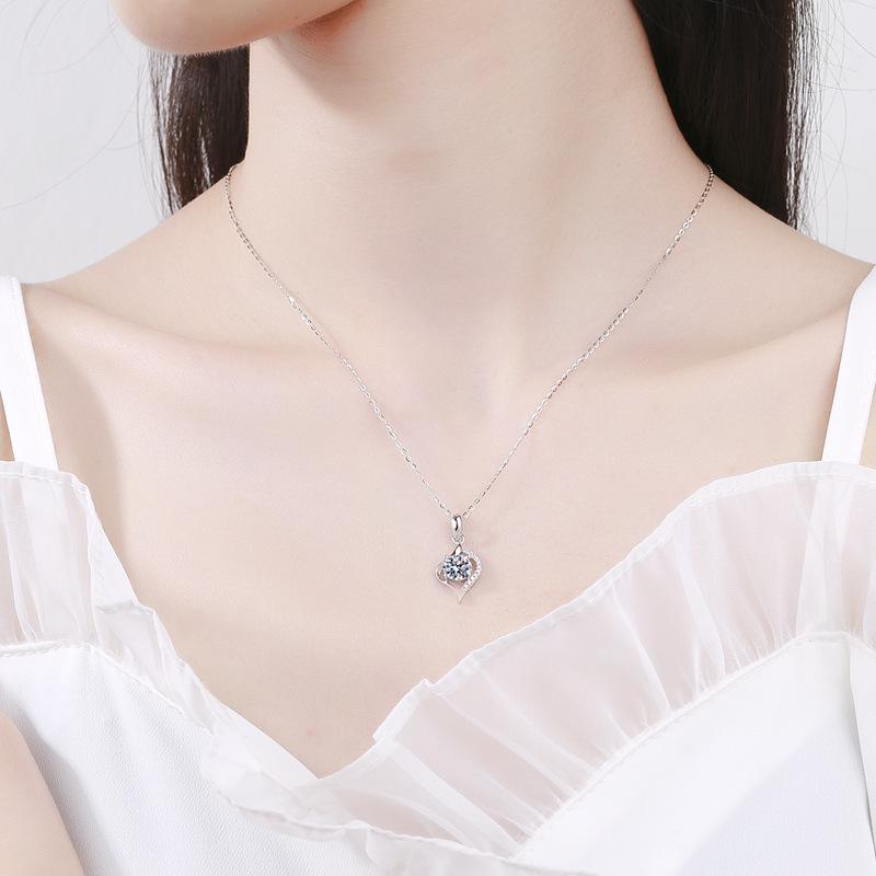 Tancise S925 Sterling Silver Moissanite Luxury Personality Pendant Necklace Women's Classic Tide Necklace Necklace Party Gift
