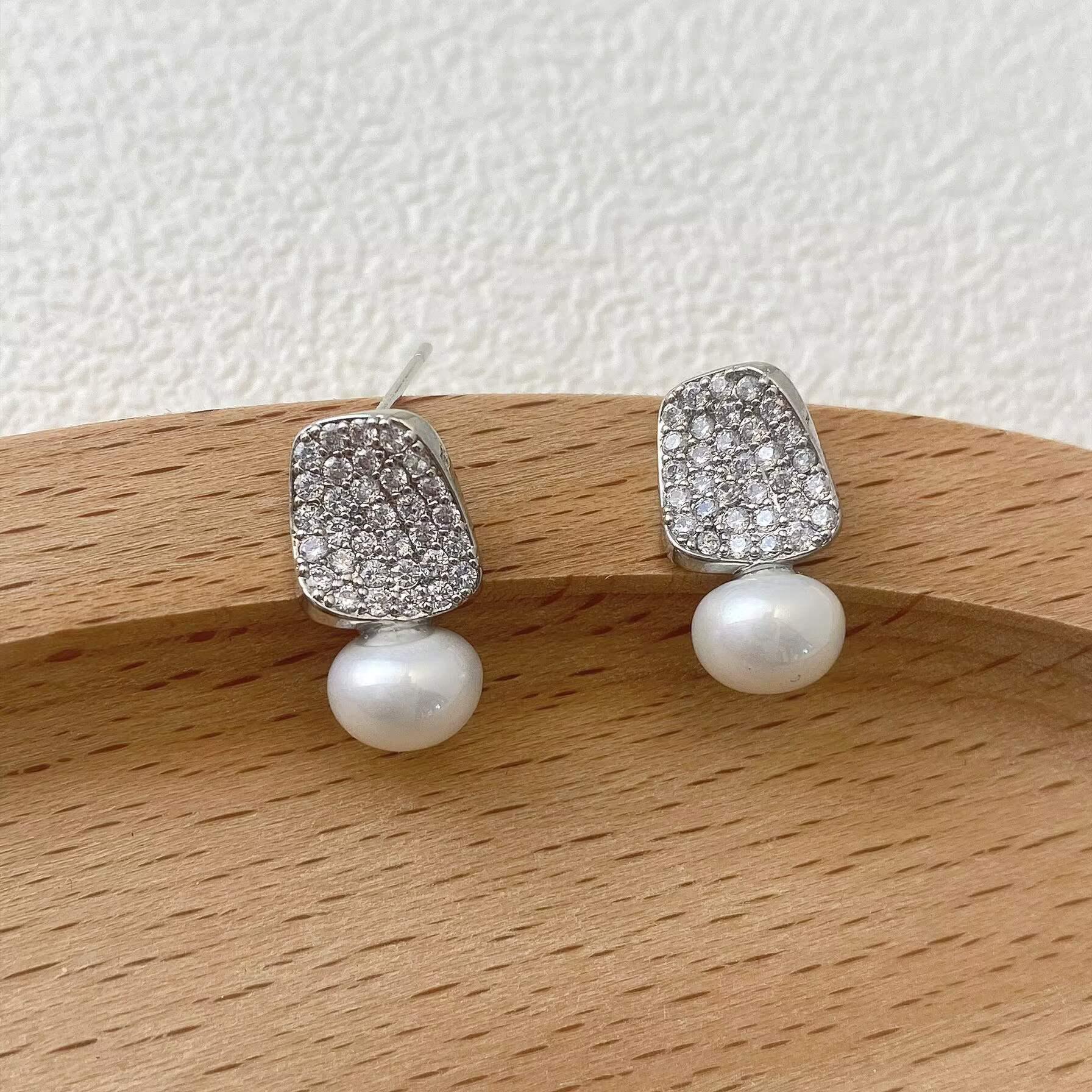 Elegant Silver Zirconia Pearl Stud Earrings with S925 Silver Needles - Exquisitely Designed for Women