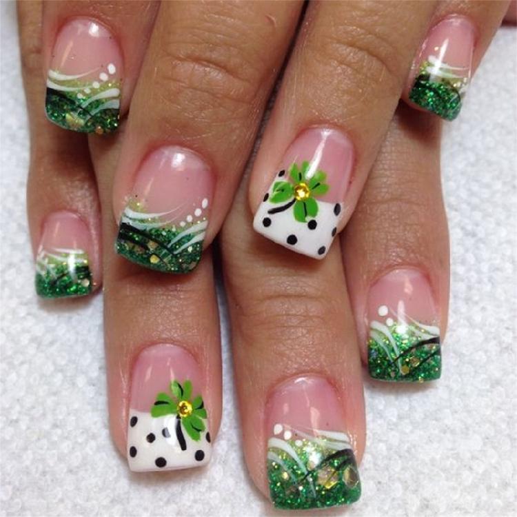 

24Pcs Patrick s Day Press on Nail Green Shamrock Stick on Nail Glitters False Nail Set Manicure for Holiday Enthusiasts 1