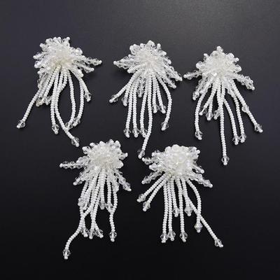 Gewebte Quasten-Perlenblumen-Accessoires für Kleider, Roben, Schuhe und Taschen.