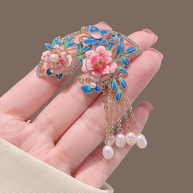 Peony Silk Tassel Corsage: Retro Cheongsam & Hanfu Brooch Accessory