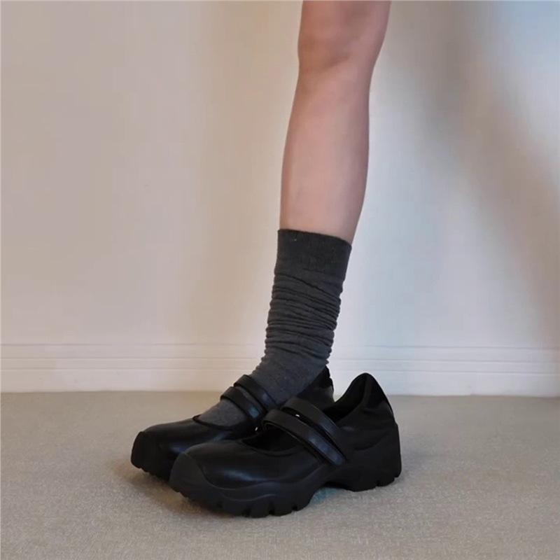 

Версия из овчины~ 2025 новые французские ретро нишевые темпераментные простые двубортные туфли-лодочки Мэри Джейн на толстом каблуке, женские 39