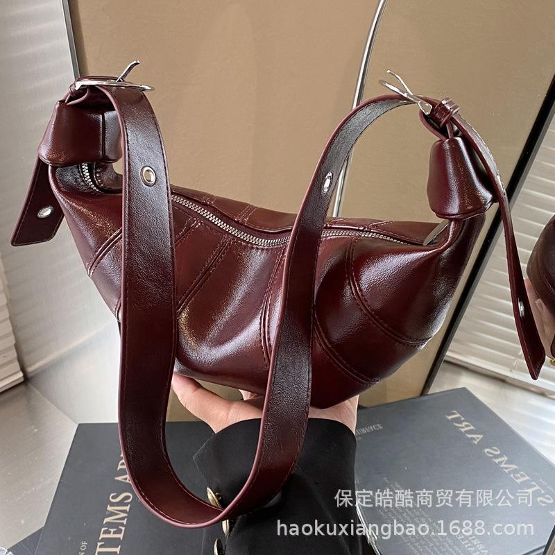 Premium texture bag women's large capacity 2025 new autumn and winter retro shoulder messenger bag niche commuter dumpling bag