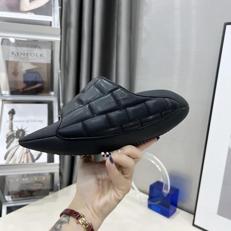 Fashion New Women Beach Slippers Platform Leather Space Bread Shake Slippers Non-slip Fashion Male Female Slippers Big Size 44