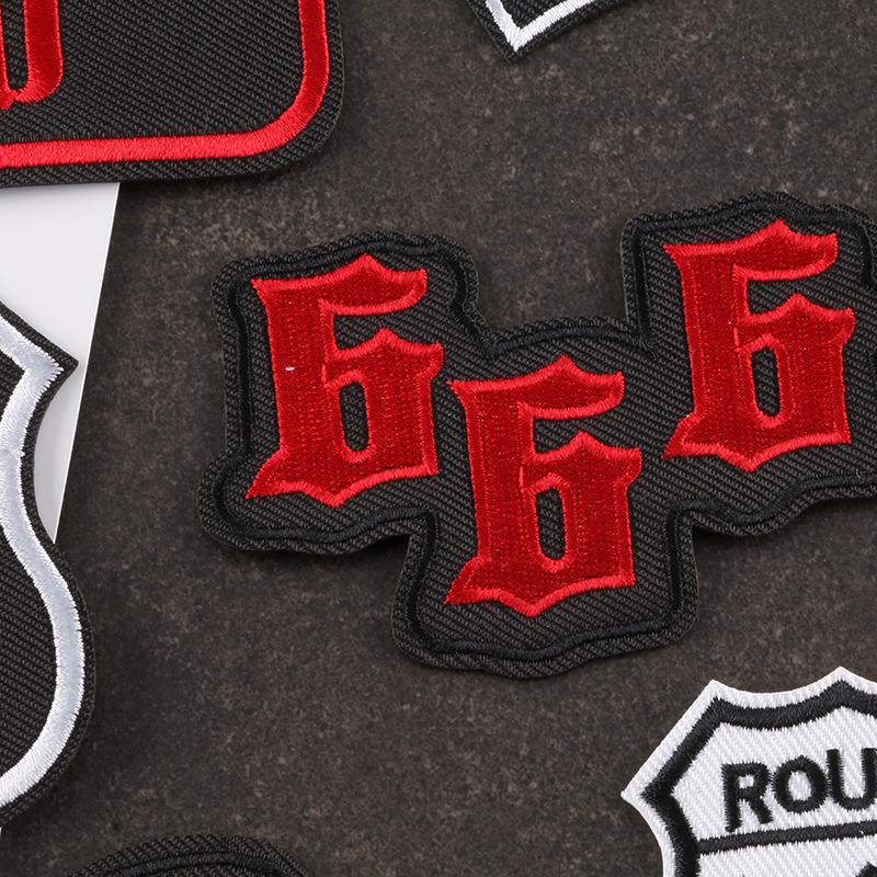 Distintivo in Stoffa Ricamato Doku: Toppa Lettera Inglese per Accessori d'Abbigliamento