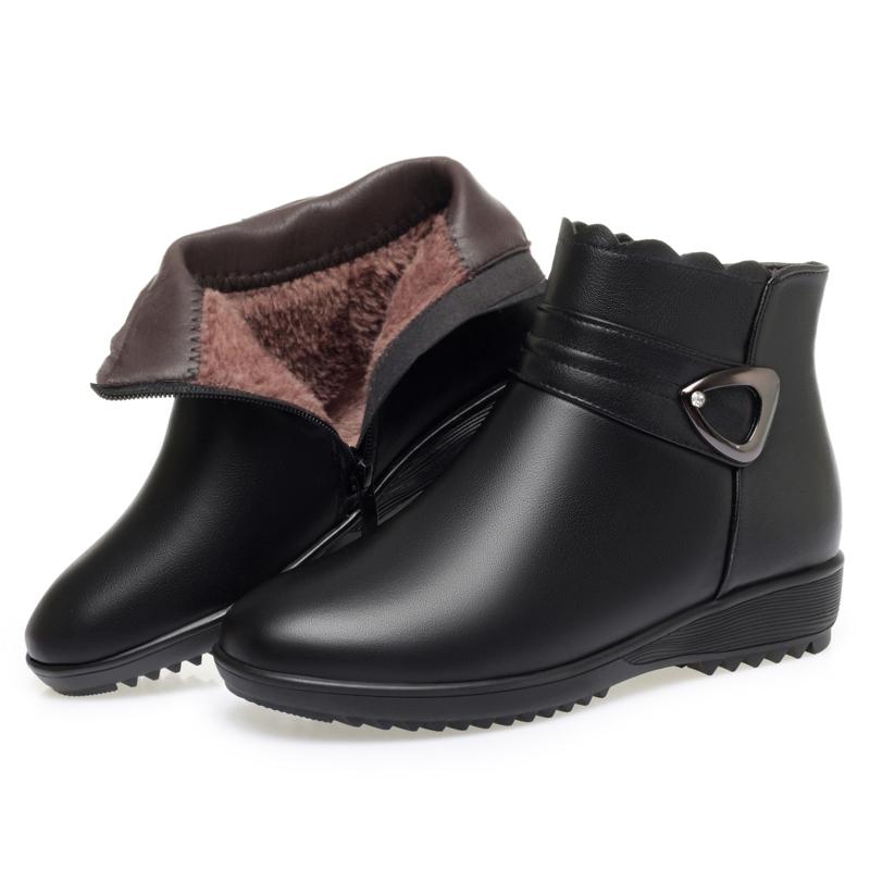 Fashion AIYUQI Mom's Snow Boots Genuine Leather Flat Bottom Anti Slip Large Size Women's Short Boots Winter Wool Warm Women's Snow Boots