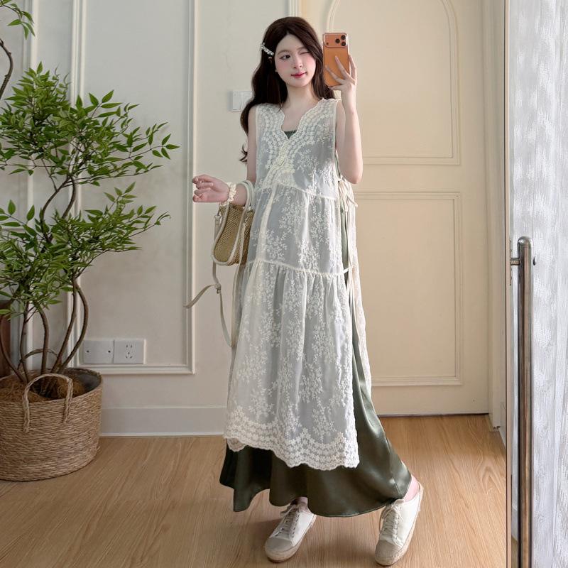 

Embroidered Mesh See-Through Green Dress Set – Cool French 2-Piece Ensemble Medium
