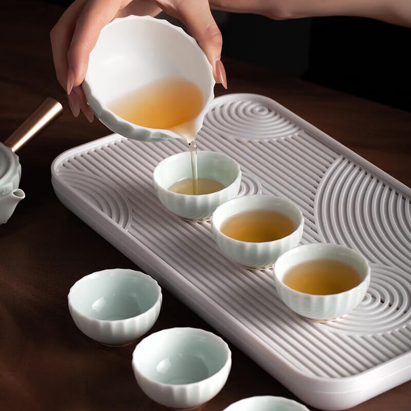 Weidu Chinese Ceramic Tea Set with Travel Case