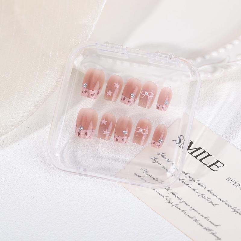 Handmade Student Style Wearable Nail Tips - Fresh, Cute, Detachable, Short Oval Design for 2026
