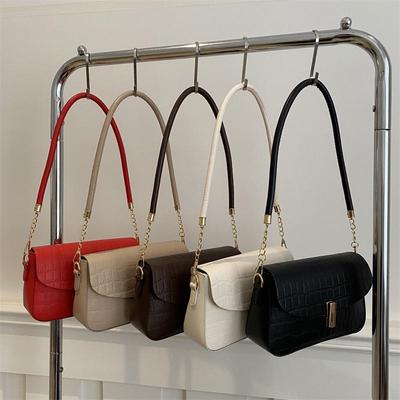 Sac Carré Uni Petit Sac d'Aisselle pour Femme Nouveau Motif Simple Sac à Main pour le Quotidien à Une Seule Bandoulière Sac Tendance