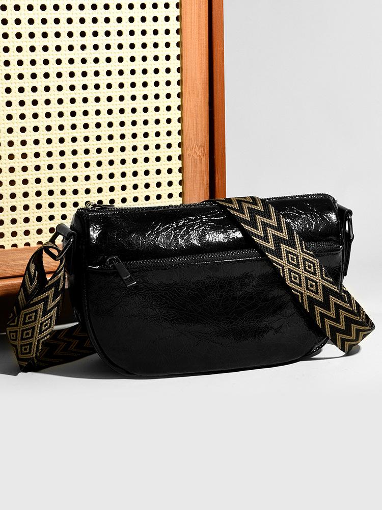 

Leather women s bags, high-end burst pattern dumpling bags, fashionable texture, soft leather bags, women s commuter messenger bags чёрный