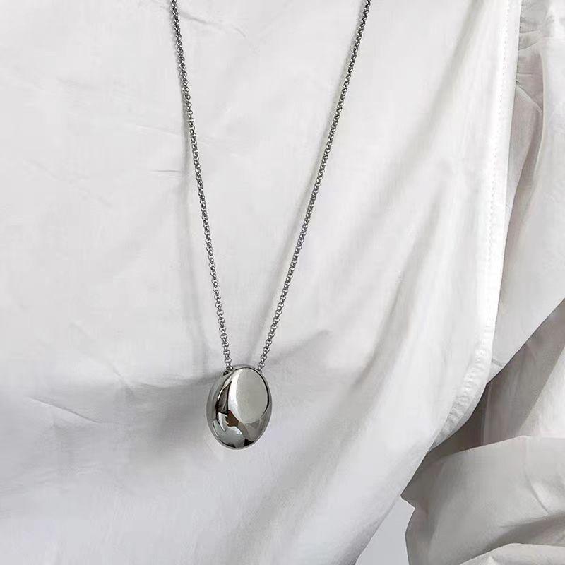 Silver Water Drop Pendant, Titanium Steel Necklace, Women'S Light Luxury Niche High-End Accessories, Long Sweater Chain.