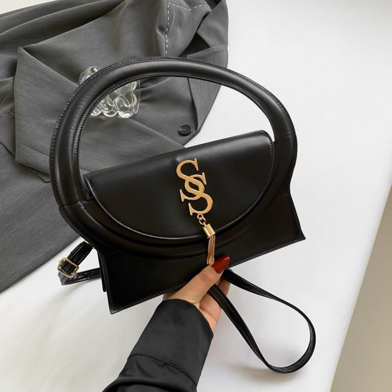 Chic Pu Small Square Shoulder Bag For Women With Unique Street Style Design чёрный