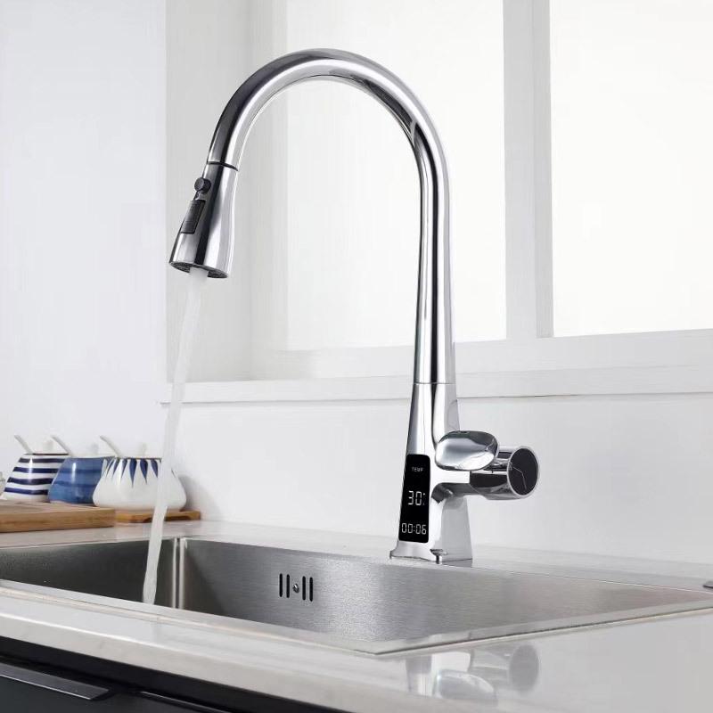 

Серый выдвижной кухонный смеситель с дисплеем температуры, латунный смеситель горячей и холодной воды, вращающийся на 360°, брызгозащищенные смесители для раковины