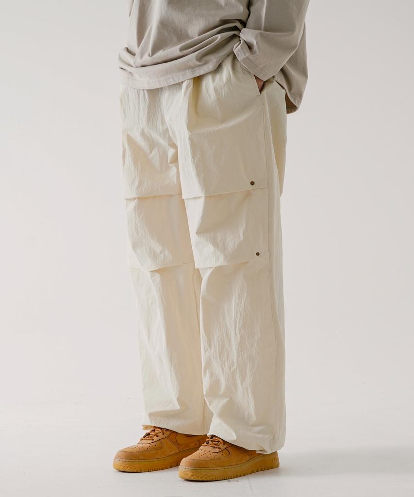 EZKATON Diving Nylon Pants Ivory Kmlp6734