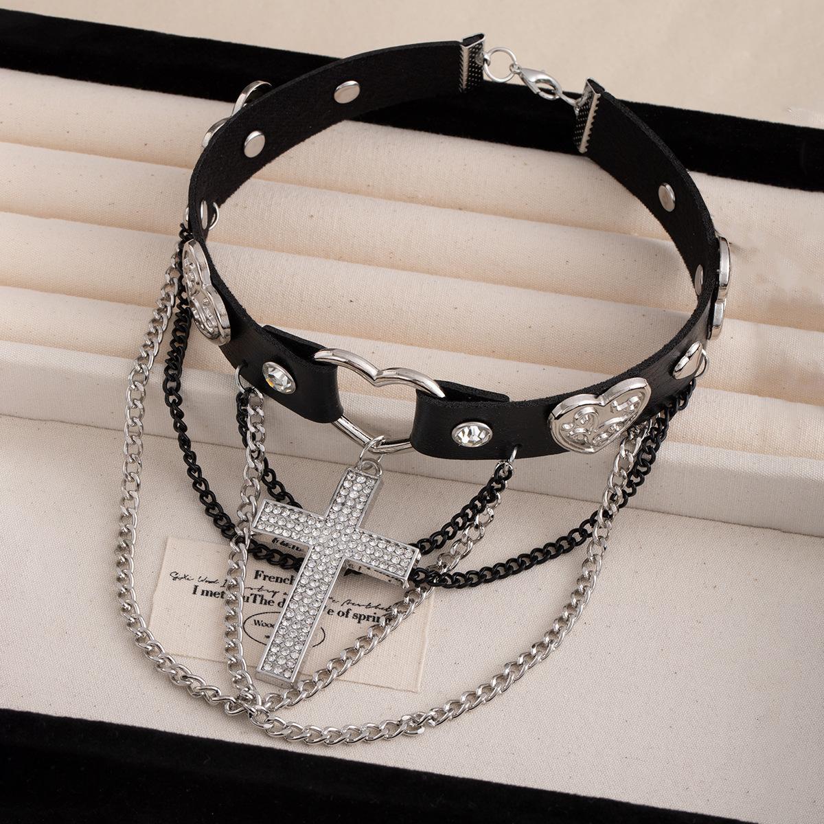 Retro Subculture Jewelry, Diamond-Encrusted Cross, Love Collar, Light Luxury, Personalized Dark Style Necklace.