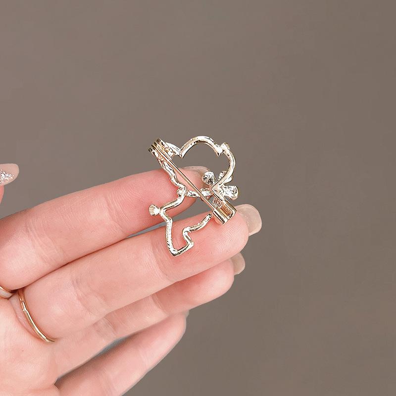 Hollowed-out Puppy Brooch, Cute Little Flower Pin, Collar Pin, Sweater, Suit, Anti-glare