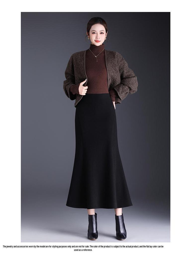 Collection Hiver 2025: Jupe Midi Moulante Queue de Poisson Taille Haute