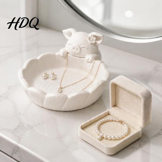Minimalist Home Accents Cute Pig Petal Storage Bowl, Matte Finish 3D Print PLA Tray, Gift for Lovers Jewelry Trinkets Organization Tray Vanity