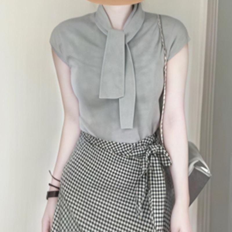 

Модный летний комплект из трикотажного топа и клетчатой юбки L