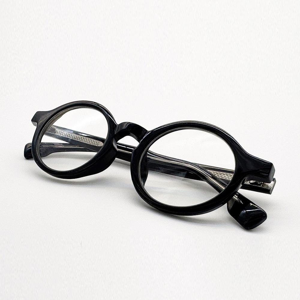 Lapeullolida Io Black Horn-Rimmed Glasses