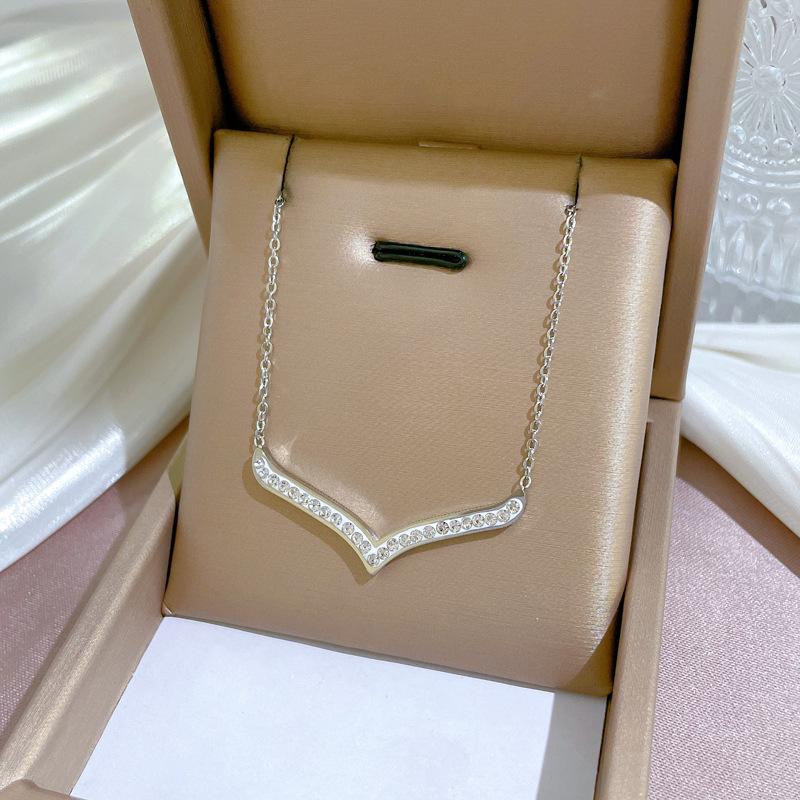 Minimalist Wind Full Drill Big V Furnace Real Gold Necklace Female Collarbone Chain With Jewelry